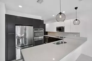 8751 NW 102nd Pl, Doral, FL 33178 - Photo 17