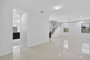 8751 NW 102nd Pl, Doral, FL 33178 - Photo 11