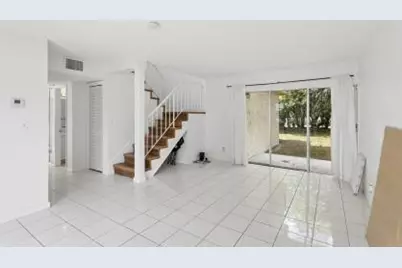 8027 Lagos De Campo Boulevard #A4, Tamarac, FL 33321 - Photo 3