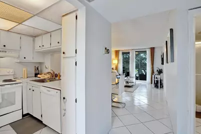 9480 Poinciana Place #304, Davie, FL 33324 - Photo 3