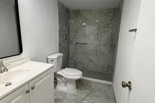 10000 NW 80th Ct, Hialeah Gardens, FL 33016 - Photo 15