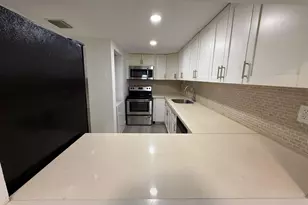 10000 NW 80th Ct, Hialeah Gardens, FL 33016 - Photo 5