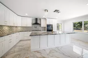 16770 Lakeview Ct, Weston, FL 33326 - Photo 9