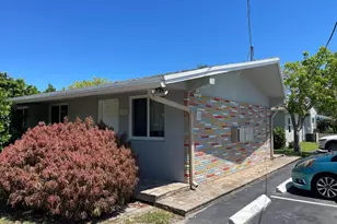 1702 NE 9th St, Fort Lauderdale, FL 33304 - Photo 3