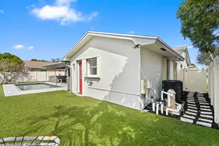 1375 SW 29th Ave, Deerfield Beach, FL 33442 - Photo 5