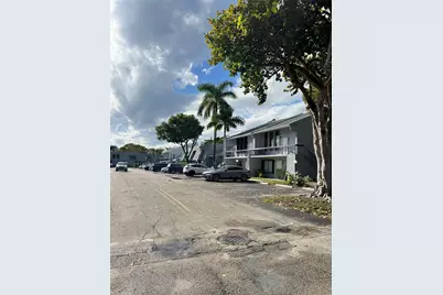 639 N University Drive #17, Plantation, FL 33324 - Photo 9