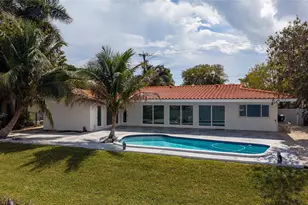 2255 NE 207th St, Miami, FL 33180 - Photo 3