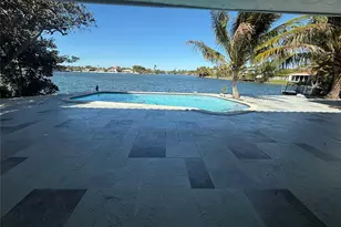 2255 NE 207th St, Miami, FL 33180 - Photo 11