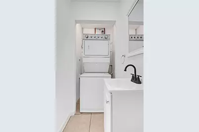 6101 NE 7th Avenue, Oakland Park, FL 33334 - Photo 25