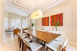 2527 Montclaire Cir, Weston, FL 33327 - Photo 7