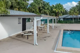 370 Fairway Cir, Weston, FL 33326 - Photo 61