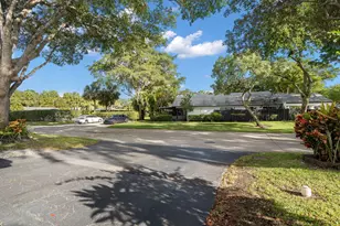 370 Fairway Cir, Weston, FL 33326 - Photo 65