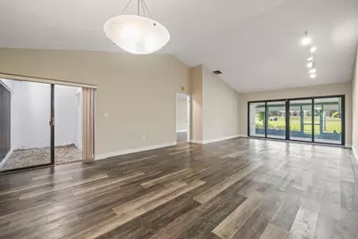 370 Fairway Circle #13, Weston, FL 33326 - Photo 11