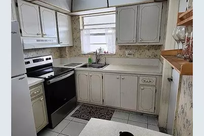 581 Blue Heron Drive #316-B, Hallandale Beach, FL 33009 - Photo 3