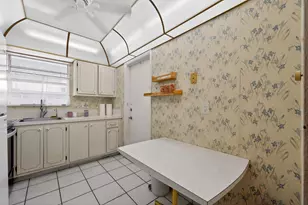 581 Blue Heron Dr, Hallandale Beach, FL 33009 - Photo 7