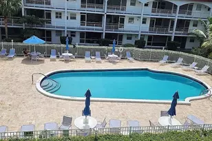 581 Blue Heron Dr, Hallandale Beach, FL 33009 - Photo 27