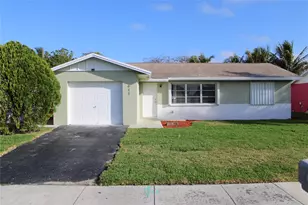 611 SW 1st Ave, Boynton Beach, FL 33426 - Photo 1