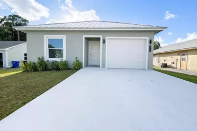 1635 SW 22nd Avenue, Vero Beach, FL 32962 - Photo 1