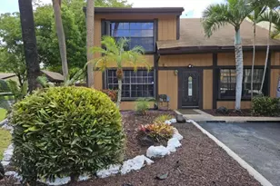 10191 Oleander Ct, Pembroke Pines, FL 33026 - Photo 5