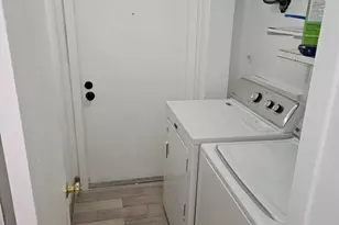 10191 Oleander Ct, Pembroke Pines, FL 33026 - Photo 9