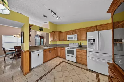 351 E Riverbend Drive, Sunrise, FL 33326 - Photo 9