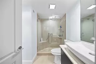 2030 S Ocean Dr, Hallandale Beach, FL 33009 - Photo 29