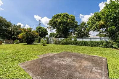 318 SW 67th Terrace #B, Pembroke Pines, FL 33023 - Photo 23