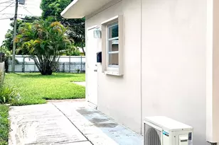 318 SW 67th Terrace, Pembroke Pines, FL 33023 - Photo 19