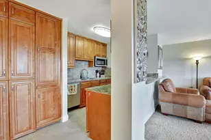 2555 NE 11th St, Fort Lauderdale, FL 33304 - Photo 11