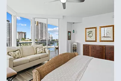 333 Las Olas Way #910, Fort Lauderdale, FL 33301 - Photo 13