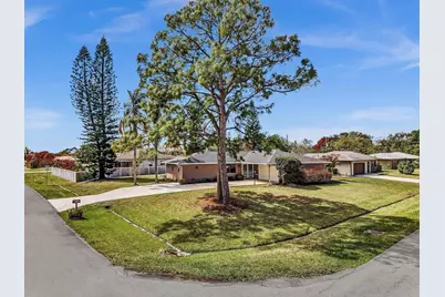 2002 SE Aneci Street, Port Saint Lucie, FL 34984 - Photo 9