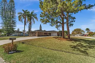 2002 SE Aneci St, Port Saint Lucie, FL 34984 - Photo 3