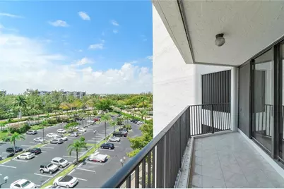 300 Three Islands Boulevard #306, Hallandale Beach, FL 33009 - Photo 29