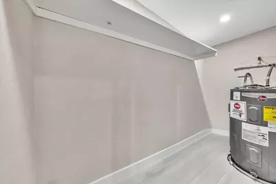 305 NE 8th Street, Pompano Beach, FL 33060 - Photo 17