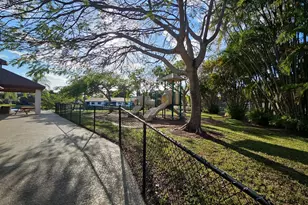 862 SW 118th Terrace, Davie, FL 33325 - Photo 9