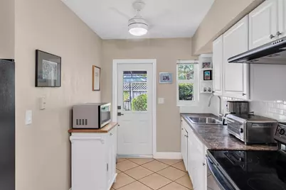 2109 NE 26th Street #2109, Wilton Manors, FL 33305 - Photo 9