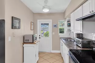 2109 NE 26th St, Wilton Manors, FL 33305 - Photo 9