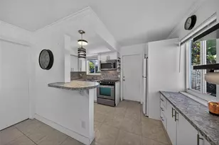 4331 NE 5th Ave, Oakland Park, FL 33334 - Photo 5