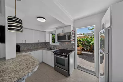 4331 NE 5th Avenue, Oakland Park, FL 33334 - Photo 7