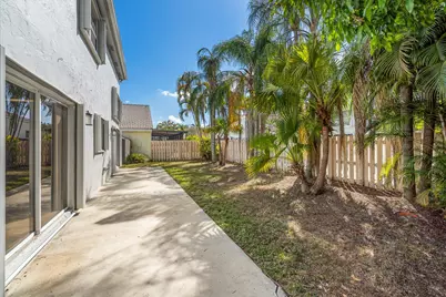 601 Lakeshore Terrace, Davie, FL 33325 - Photo 7