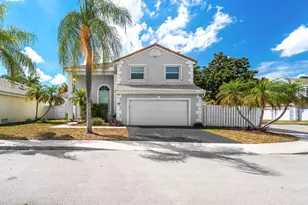 601 Lakeshore Terrace, Davie, FL 33325 - Photo 1