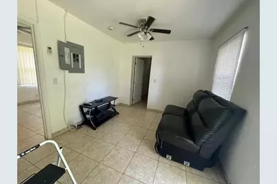 713 NE 3rd Street, Hallandale Beach, FL 33009 - Photo 3