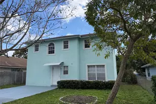 412 SW 10th Ct, Deerfield Beach, FL 33441 - Photo 1