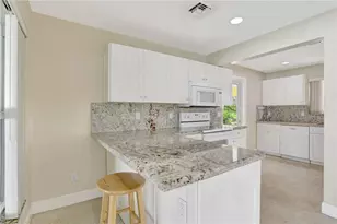 907 SE 12th Ave, Deerfield Beach, FL 33441 - Photo 13