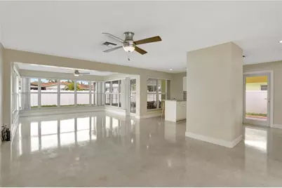 907 SE 12th Avenue, Deerfield Beach, FL 33441 - Photo 9