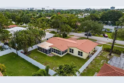 907 SE 12th Avenue, Deerfield Beach, FL 33441 - Photo 3