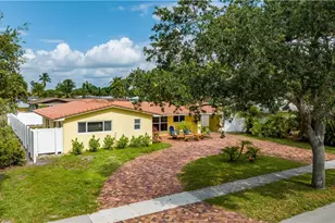 907 SE 12th Ave, Deerfield Beach, FL 33441 - Photo 1