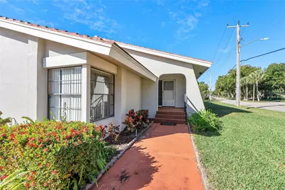 2850 Deer Creek Kelly Brooke Lane, Deerfield Beach, FL 33442 - Photo 27