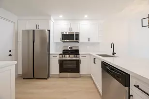 2322 S Cypress Bend Dr, Pompano Beach, FL 33069 - Photo 3