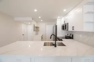 2322 S Cypress Bend Dr, Pompano Beach, FL 33069 - Photo 7